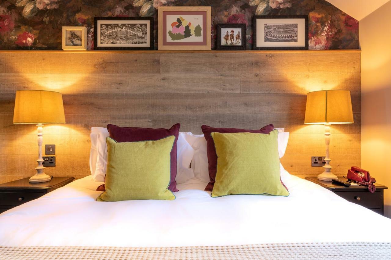 The Foley Hotel Claygate Eksteriør billede
